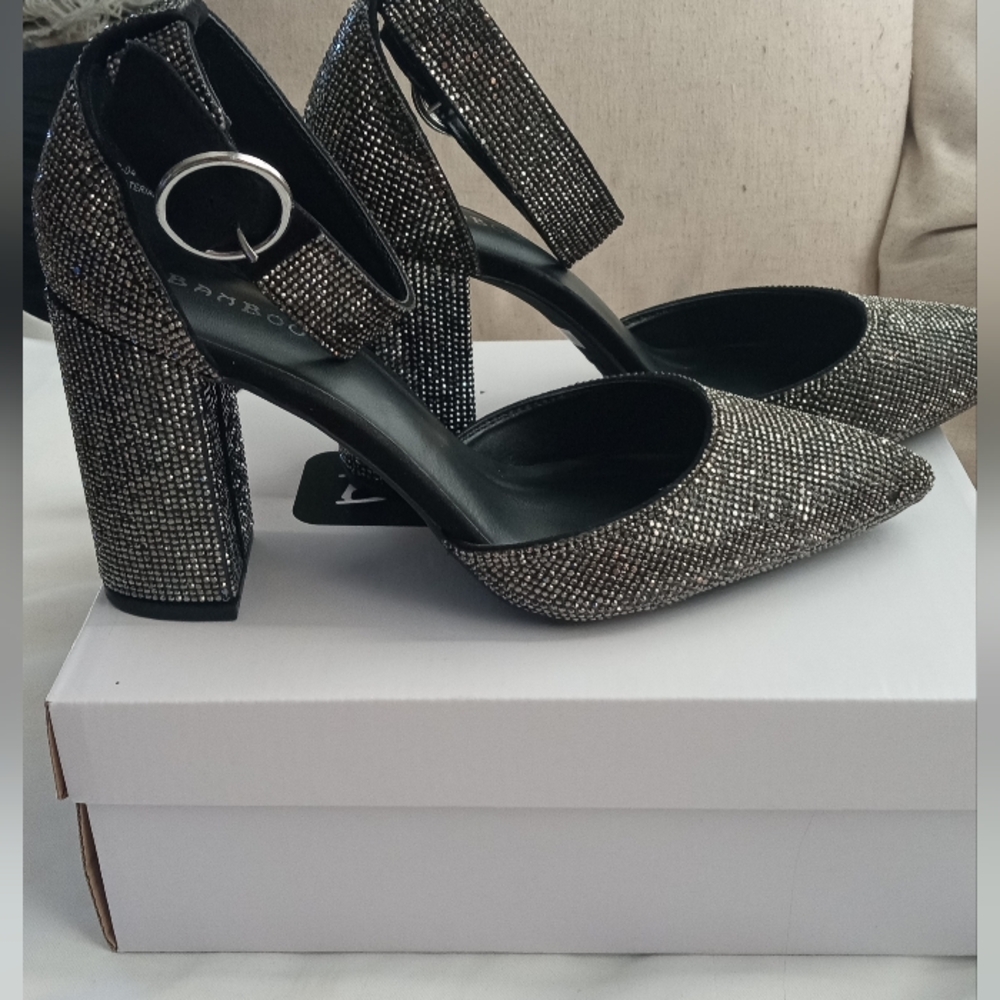 NEW Beautiful Dress Shoe...Or Any Occasion Size 10